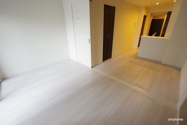 アザレア梅田　仲介手数料無料の居間・リビング