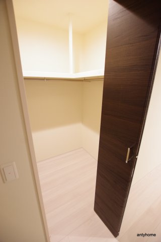 アザレア梅田　仲介手数料無料の収納