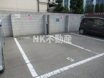 【駐車場】 | アルベージュ八戸ノ里Ⅱ番館（八戸ノ里賃貸） | 駐車場です