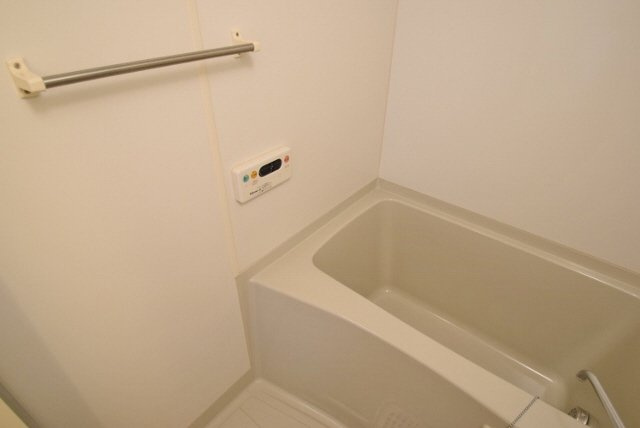 クレインコート弐番館の浴室|追い炊き機能あり