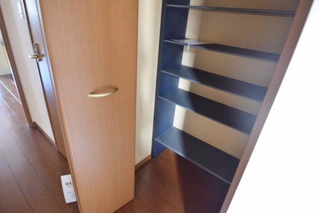 クレインコート弐番館の玄関|靴がたくさん入ります