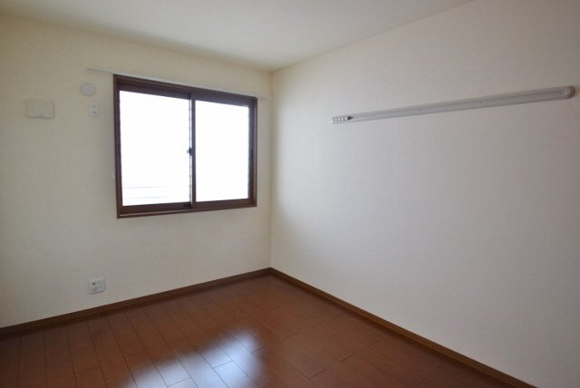 クレインコート弐番館のその他|洋室6帖