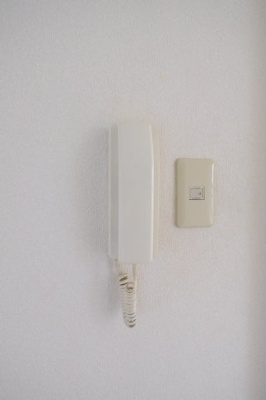 【セキュリティ】 | ベルセゾン | 102号室の画像です　現況優先でご了承ください