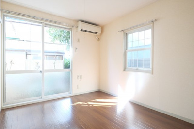 【居間・リビング】 | ベルセゾン | 102号室の画像です　現況優先でご了承ください