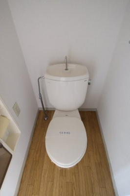 【トイレ】 | ベルセゾン | 102号室の画像です　現況優先でご了承ください