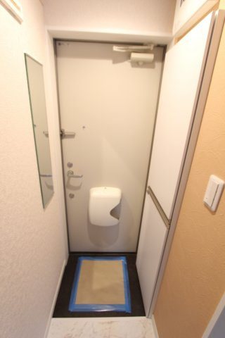 ユナイト大倉山デヴィトリーの玄関