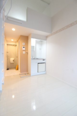 ユナイト大倉山デヴィトリーの居間・リビング