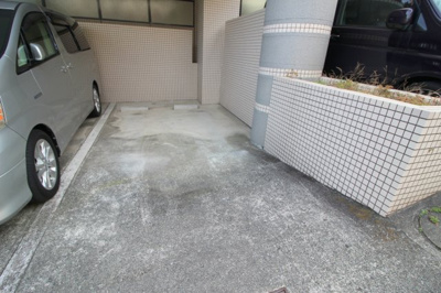 【駐車場】 | ロイヤルグレース上野東