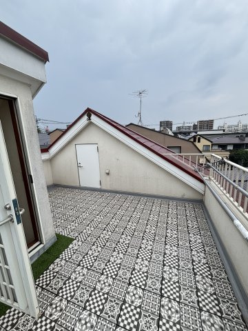 桜新町の家のバルコニー