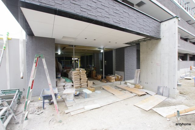 レジュールアッシュ京橋　仲介手数料無料のエントランス