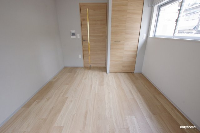 レジュールアッシュ京橋　仲介手数料無料の居間・リビング