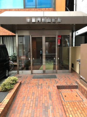 千代田区麹町３丁目の事務所のエントランス