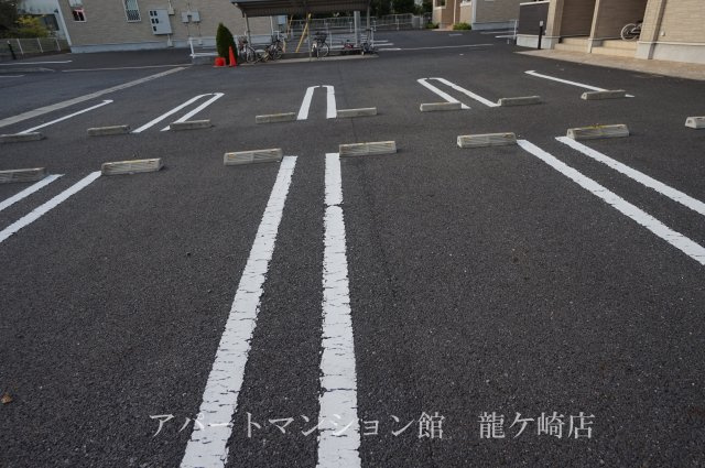 グラン・リーオⅡの駐車場