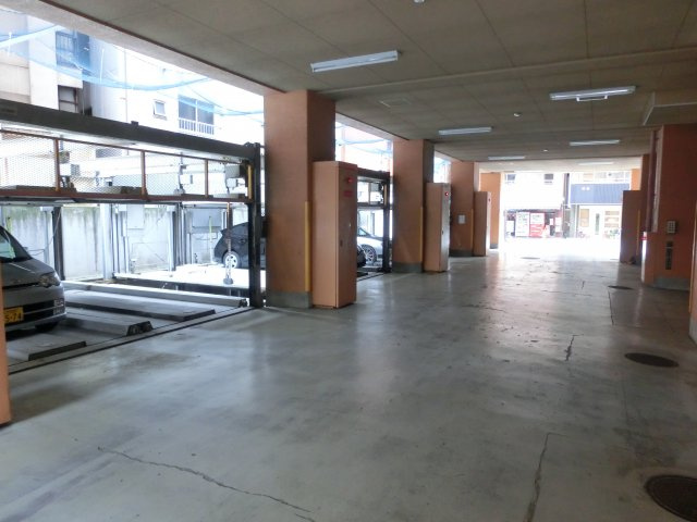 ライオンズシティ難波南第2の駐車場