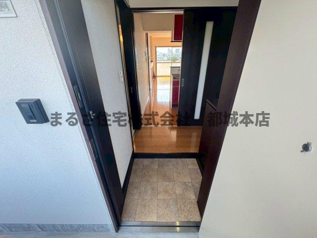 スカイコート下川東の玄関