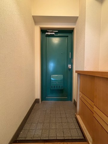 上宿ビルの玄関|上宿ビル