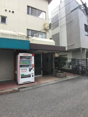 上宿ビルのエントランス|上宿ビル