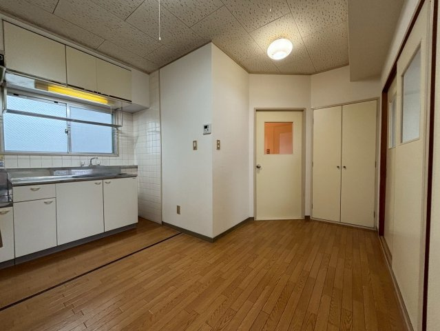 上宿ビルの居間・リビング|上宿ビル