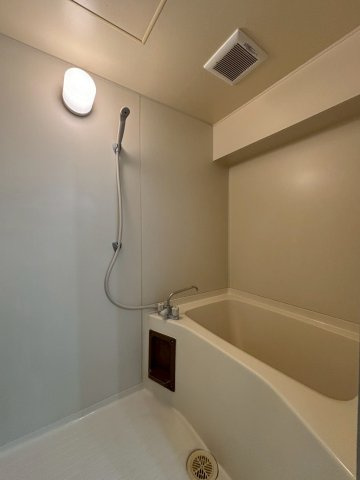 上宿ビルの浴室|上宿ビル