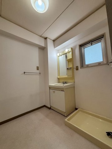 上宿ビルの居間・リビング|上宿ビル