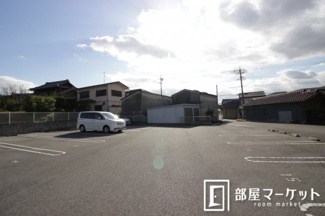 【駐車場】