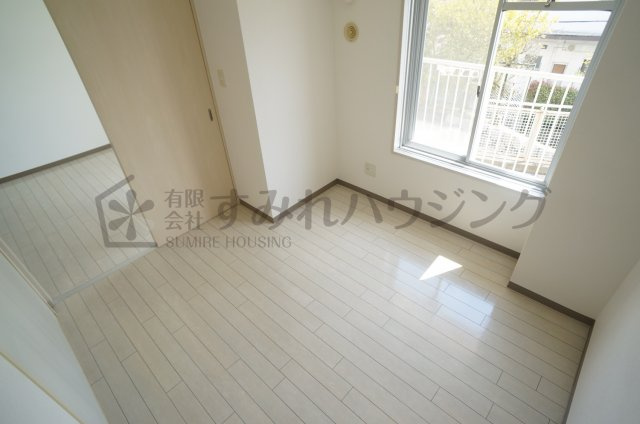 ビューテラス売布Ⅱ（View Terrace 売布Ⅱ）の寝室|参考、同建物・反転間取りの号室