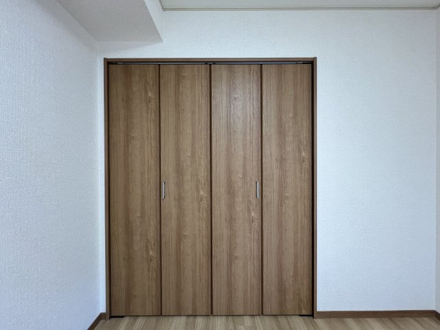 ファミール二池の収納|南洋室6帖クローゼット