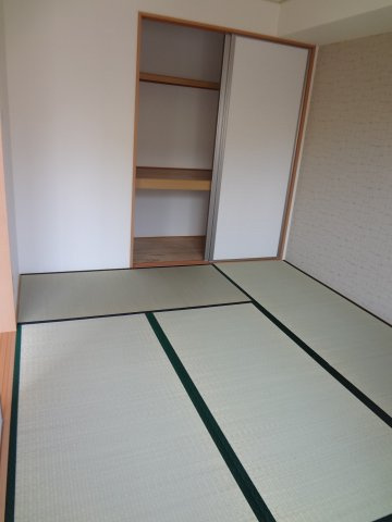 ファミール二池の寝室|南和室６帖