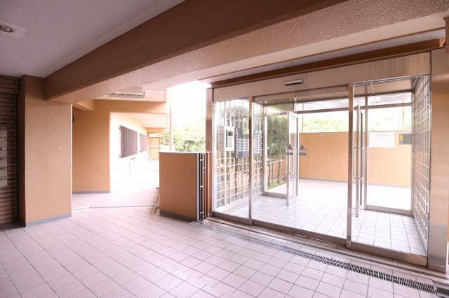 ダイアパレス名谷のエントランス