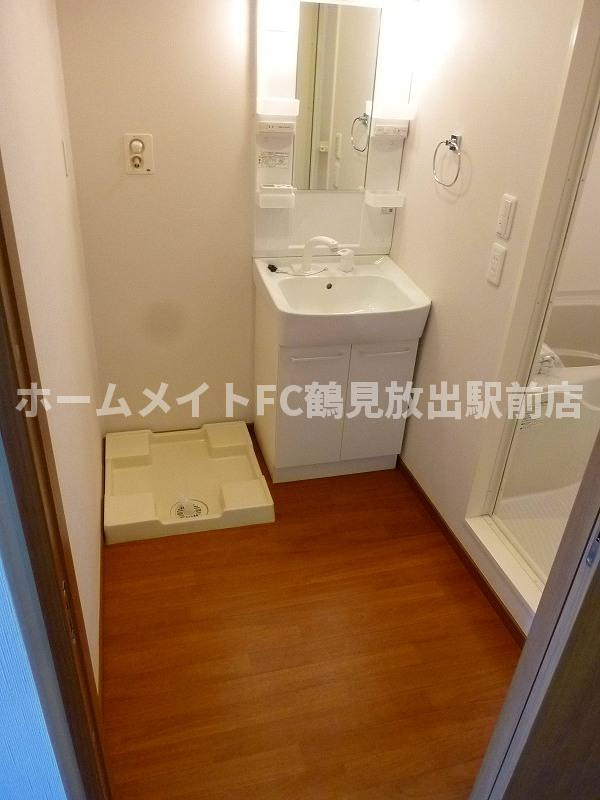 アルカディア楠根の洗面所