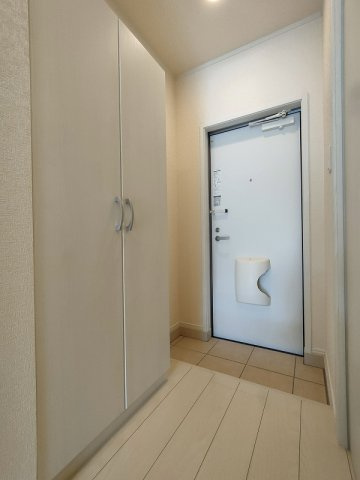 casaMOD（カーサモド）の玄関