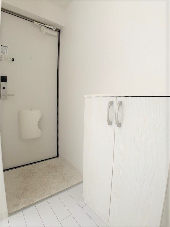 エクレール前九年の玄関