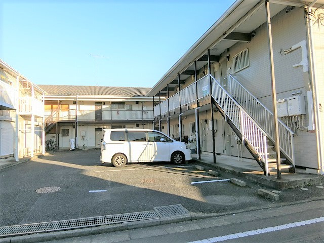 カギナカハイツJの駐車場