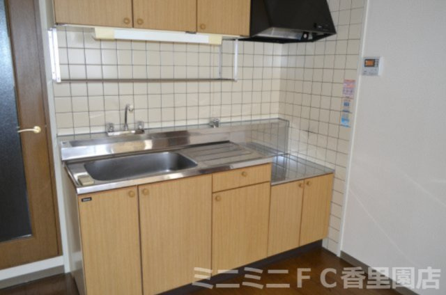 グリーンキャッスル稲田のキッチン|収納豊富なキッチン