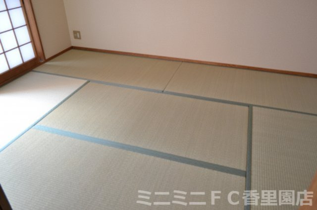 グリーンキャッスル稲田の和室|６帖の和室