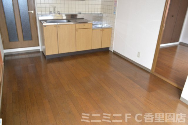 グリーンキャッスル稲田の居間・リビング|広々リビング