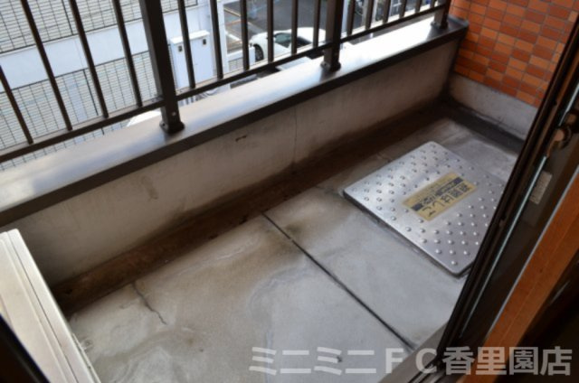 グリーンキャッスル稲田のバルコニー|東向きのバルコニー