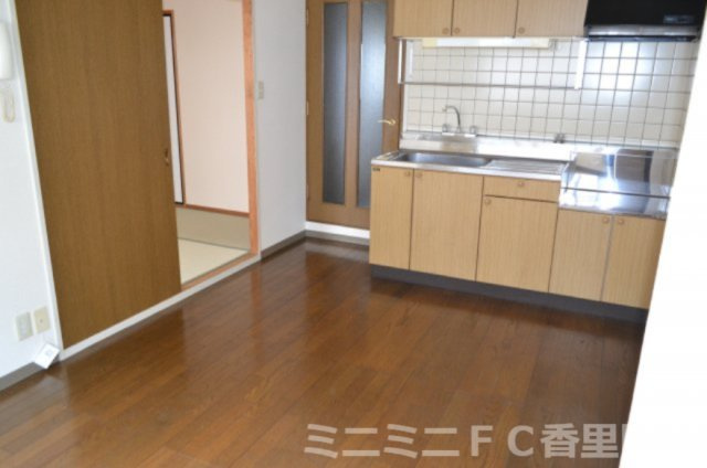 グリーンキャッスル稲田の居間・リビング|7.3帖のダイニング