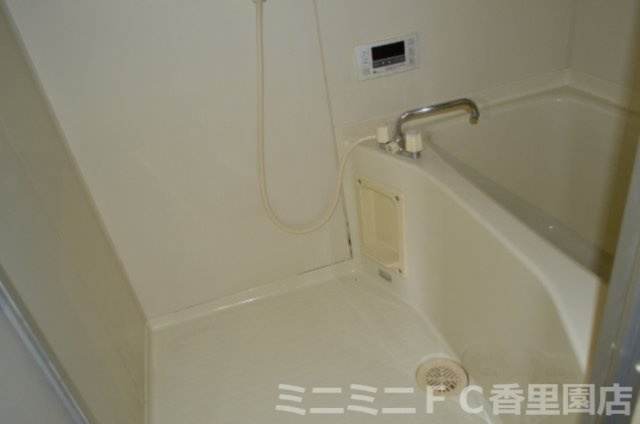 グリーンキャッスル稲田の浴室|シャワー付き浴室