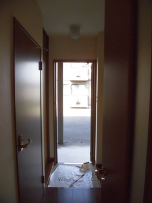 【玄関】 | ロイヤルガーデン富の原 B棟