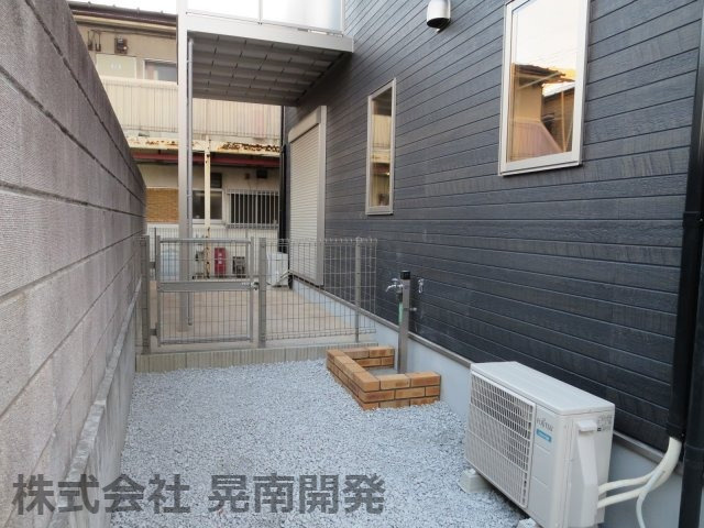 【その他】 | オーナーチェンジ物件(不動前戸建賃貸) | ドッグランの手前に外水道があります♪ここは駐車場とは別のスペースです　自転車も置けますよ～