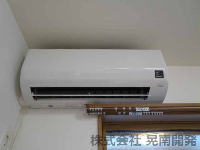 【設備】 | オーナーチェンジ物件(不動前戸建賃貸) | リビングのエアコン♪