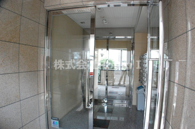 【エントランス】 | ルミエール備後町 | 落ち着いたエントランスです
