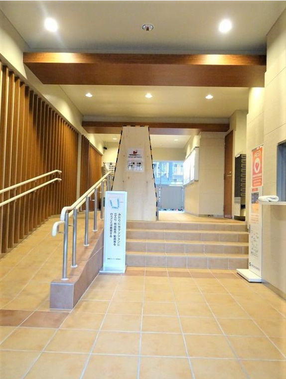 東陽町ガーデニアA棟　5階　角　部屋のエントランス