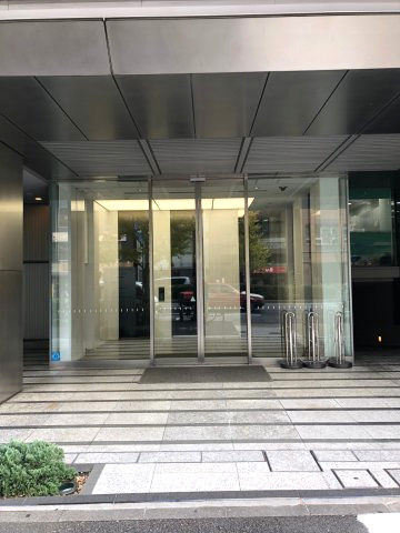 新橋I-Nビルのエントランス