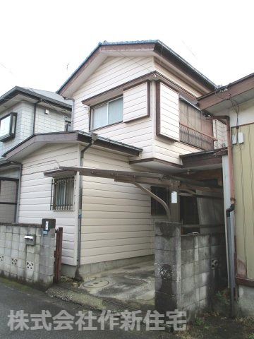 八千代市八千代台北１２丁目　中古戸建　屋根付カーポート有の外観