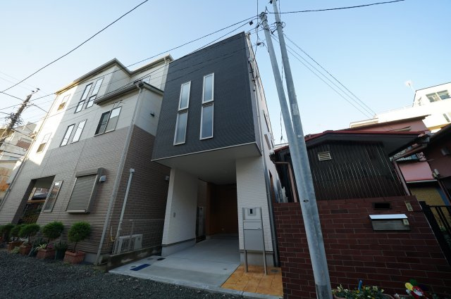 西区南浅間町　新築戸建ての外観