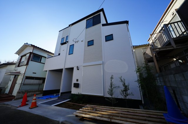 西区藤棚町２丁目　新築戸建の外観