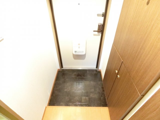 新栄プロパティー北野田Ⅰの玄関