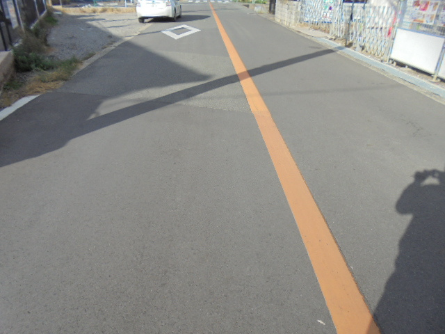 交野市幾野3丁目　新築一戸建の前面道路含む現地写真